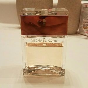 Michael kors rose gold