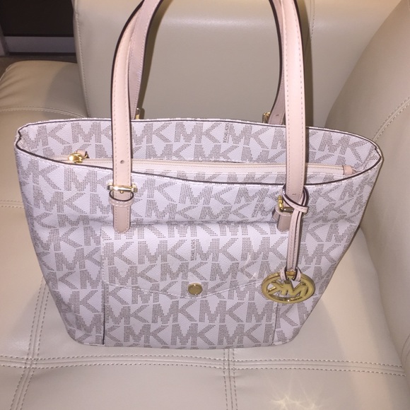 Michael Kors Jet Set Vanilla Tote