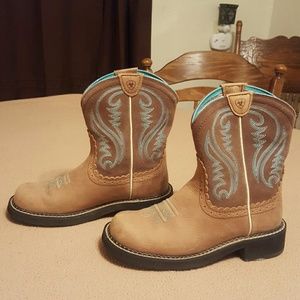 Cleaning out closet have another identical  pair w