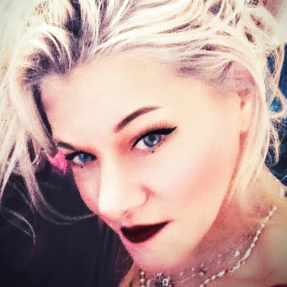 Meet your Posher, Storme - Picture 2 of 8