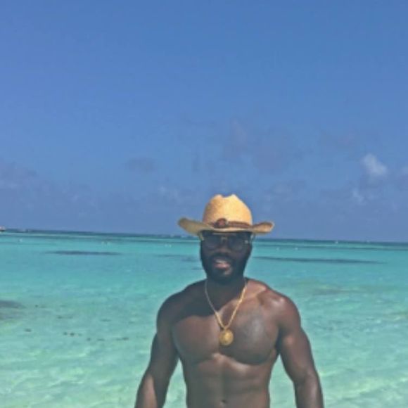 Meet your Posher, Cee