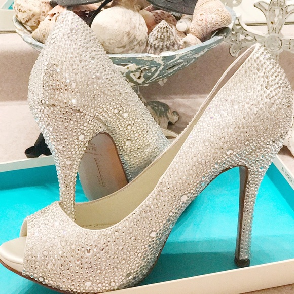 Benjamin Adams Ivory Charlie Bling Heals - Picture 1 of 4