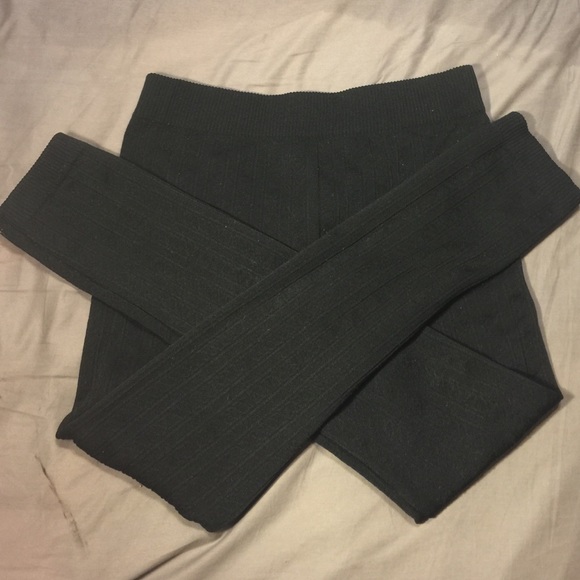 Black leggings