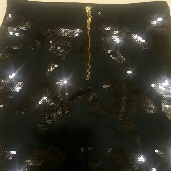 Skirt - Picture 2 of 2