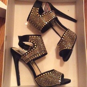 Steven madden.Haile black mult heels