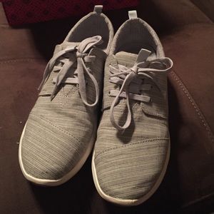 TOMS Sneakers- Women's Size 9