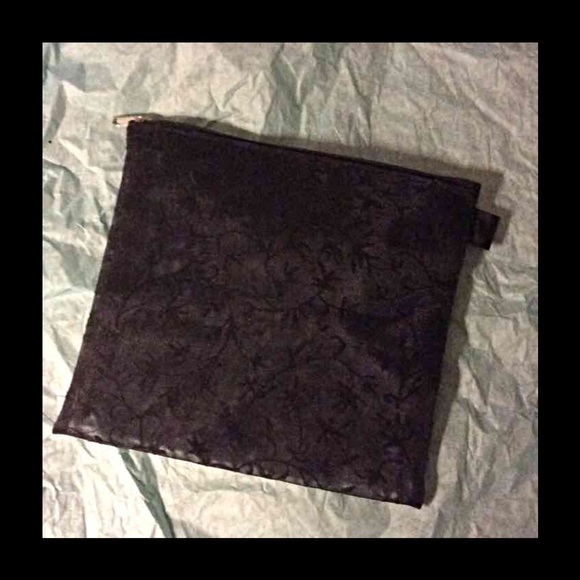 NWOT Black Lace Design Makeup Bag - Picture 3 of 3