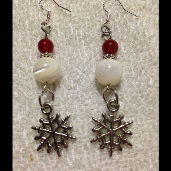 *SOLD* Red and White Snowflake Earrings - Picture 2 of 2