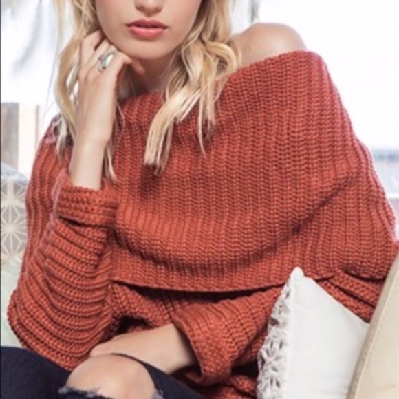 SIZES XL - 2X!!!!! BERRY FOLD OVER SWEATER - Picture 4 of 7