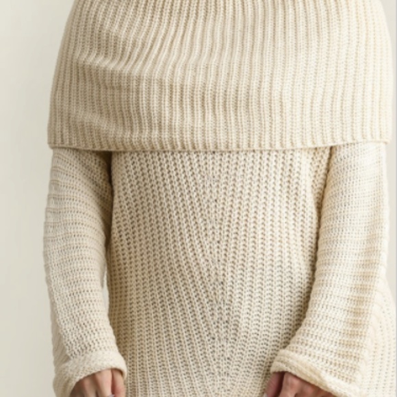 SIZES XL - 2X!!!!! BERRY FOLD OVER SWEATER - Picture 6 of 7