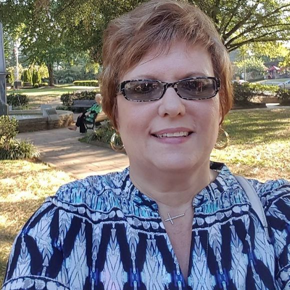 Meet your Posher, Julie