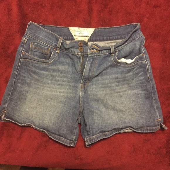 Levi's shorts - Picture 1 of 3