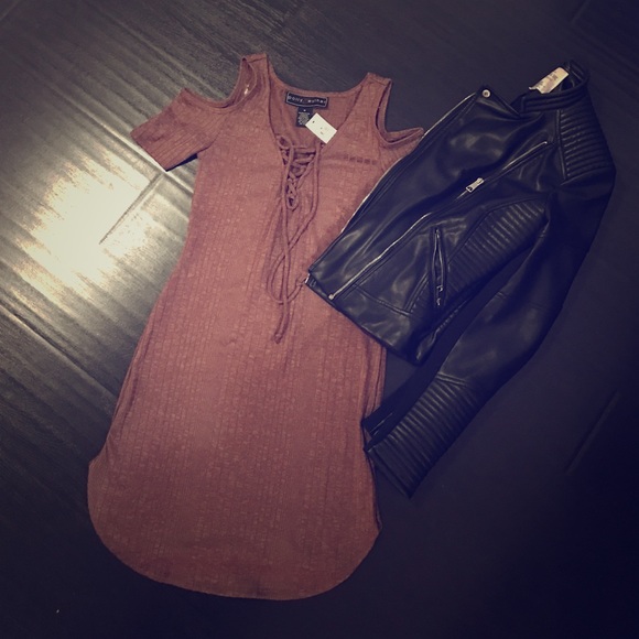 Lovely laceup :: color-mauve :: medium