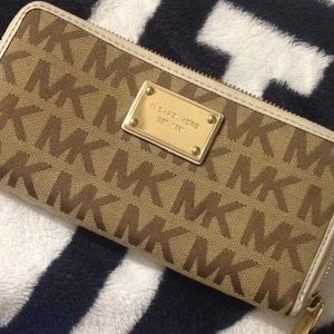 Michael Kors wallet