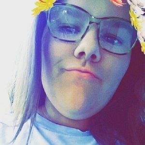 Meet your Posher, Selena