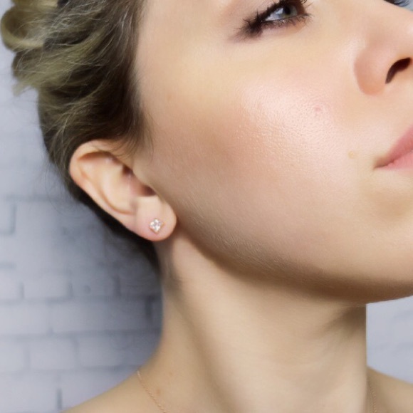 •new• rose gold square stud earrings - Picture 2 of 3