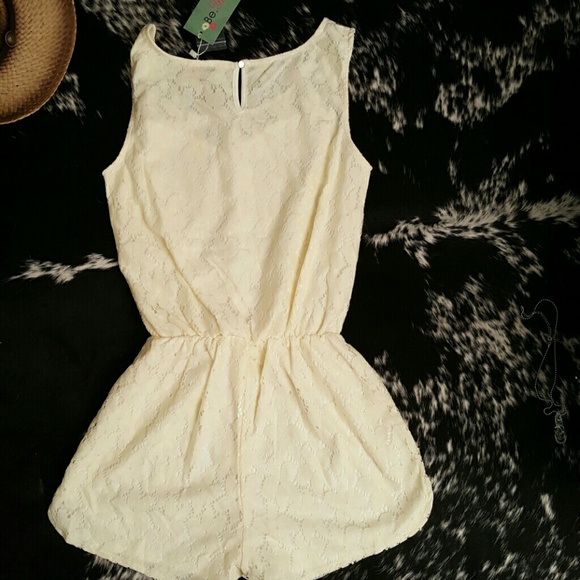Lace Romper - Picture 4 of 4