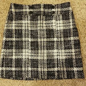 Ann Taylor black and white skirt, size 6.