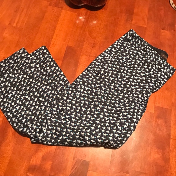 SALE like new the Limited cropped, printed, pants