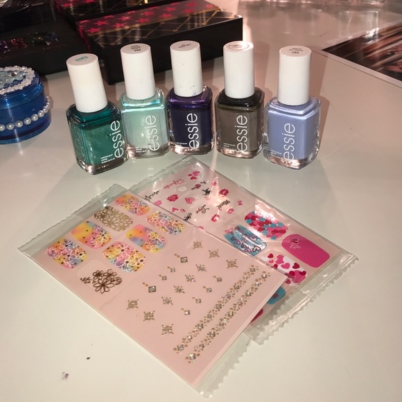 Essie nail polish bundle pack