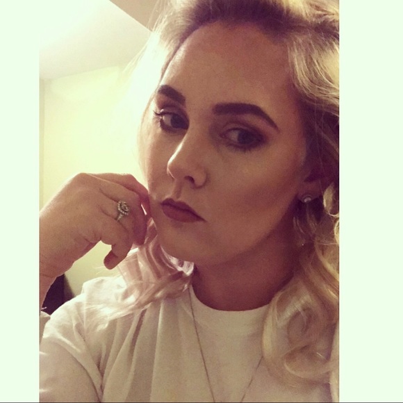 Meet your Posher, Stephani - Picture 1 of 1