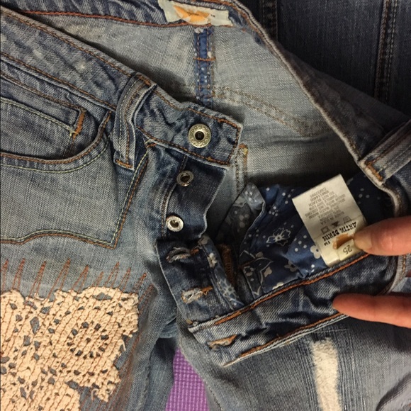 Antik denim doily distressed jeans. Size 25 - Picture 3 of 4