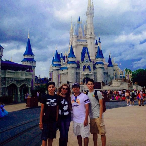 Meet your Posher, Mely - Picture 1 of 1