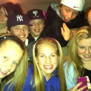 Meet your Posher, Avery