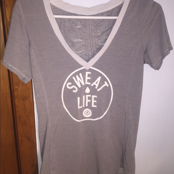 Lululemon "runner up" tee