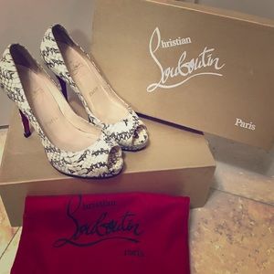 Christian Louboutin Peep Toe Pump