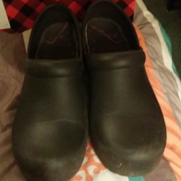 slip resistant shoes - Picture 1 of 3