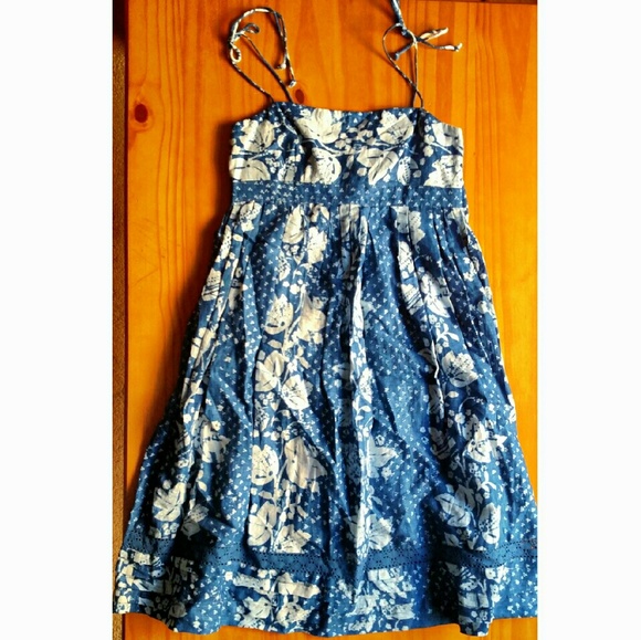 GAP Dresses & Skirts - GAP blue floral dress.