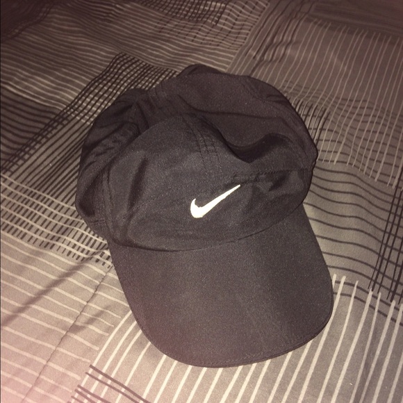 Nike girls tennis hat