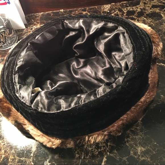 🎩 hat - Picture 2 of 3