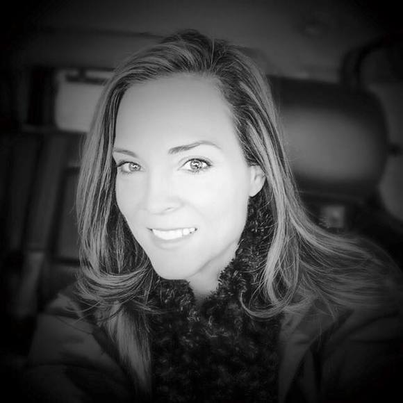 Meet your Posher, Nicole - Picture 1 of 1