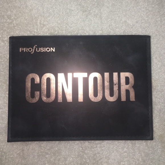 Profusion Contour kit and brushes