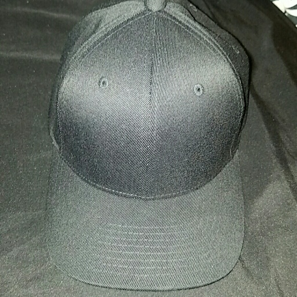 Flexfit Black Hat
