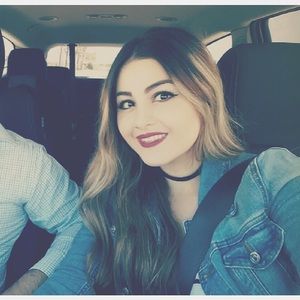 Meet your Posher, Janelle