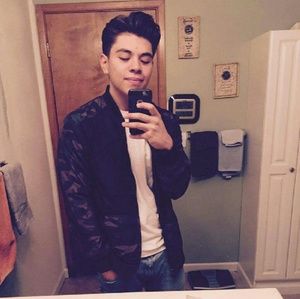 Meet your Posher, Johnny