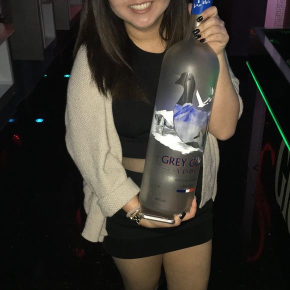 Meet your Posher, Helen