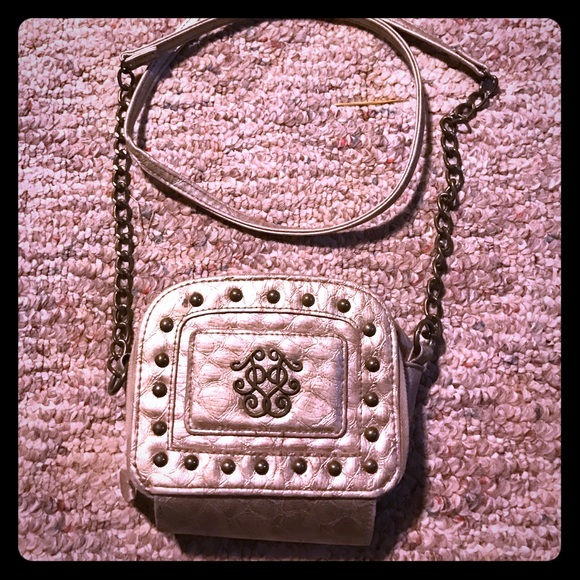 Jessica Simpson clutch