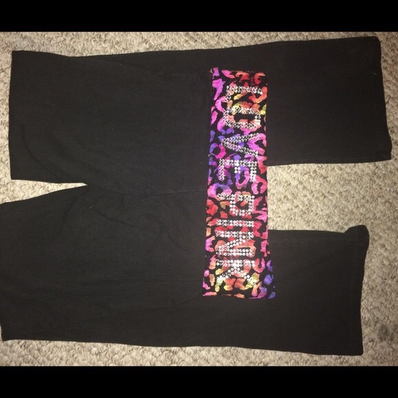 Love pink yoga pants