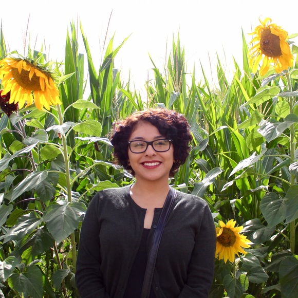 Meet your Posher, Desiree