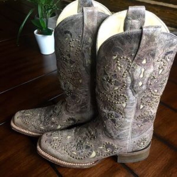 Gray cowboy boots