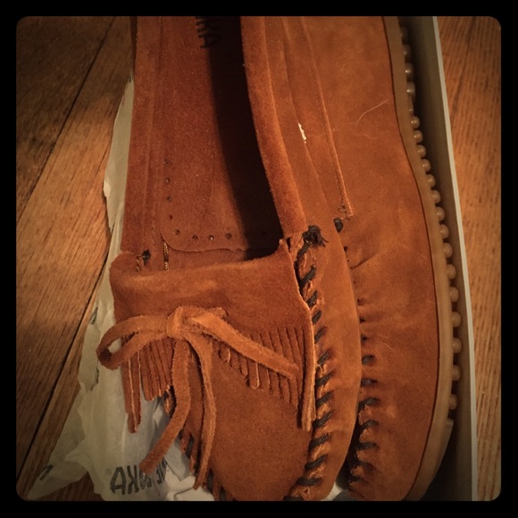 Classic Minnetonka moccasins NEVER WORN