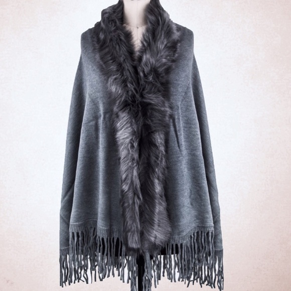NWT Womens Luxurious Faux Fur Fringes Shawls