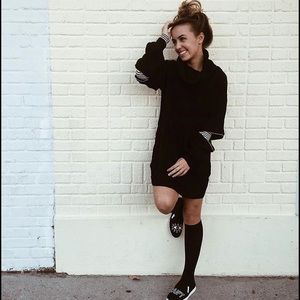 LF Black Zipper Elbow Turtlneck