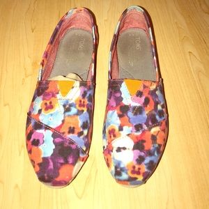 Toms Classics Size 9.5