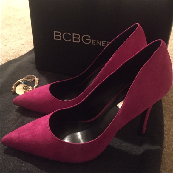 🎉HP🎉BCBG Suede Fuchsia Pumps - Picture 2 of 4