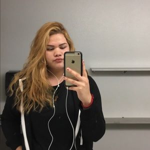 Meet your Posher, Alejandra
